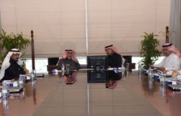 Saudi Arabian Minister of Housing Majed Bin Abdullah Al Hogail and his delegation during a visit to Alinma Bank›s head office in Riyadh last March 2,  attended by Alinma Bank Chairman Engineer Abdulaziz Al-Zamil, the bank’s CEO Abdulmohsen Al-Fares, and several other key bank executives