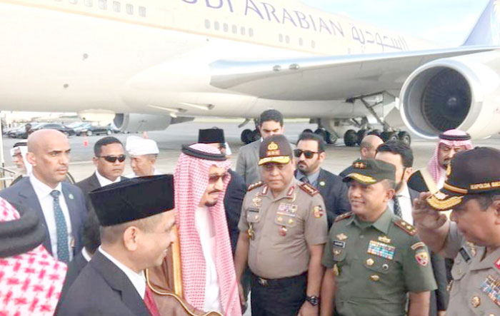 Custodian of the Two Holy Mosques King Salman being welcomed at Ngurah Rai Airport in Denpasar, Bali, on Saturday.