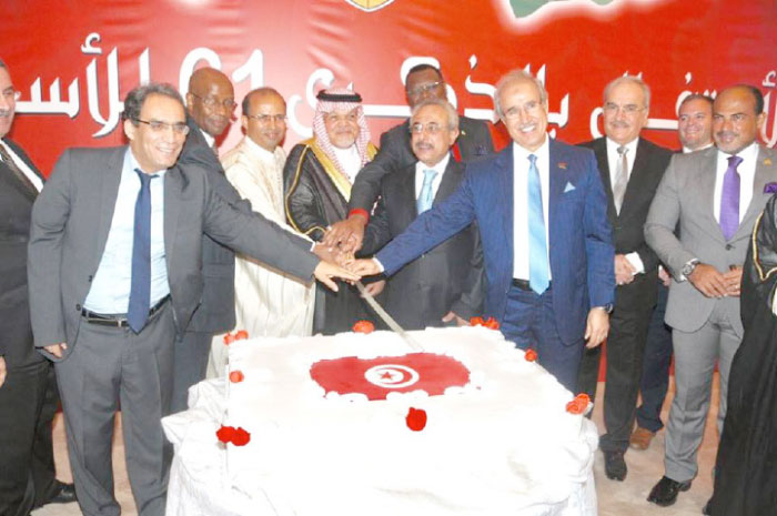 The guest of honor and diplomats cut the ceremonial cake to celebrate the Tunisian Independence Day, at Crowne Plaza Hotel in Jeddah. — SG photo