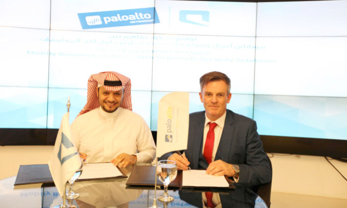 Mobily’s CBO Eng. Ismail Al-Ghamdi and Palo Alto Networks EMEA vice president Alix Leconte sign the MoU