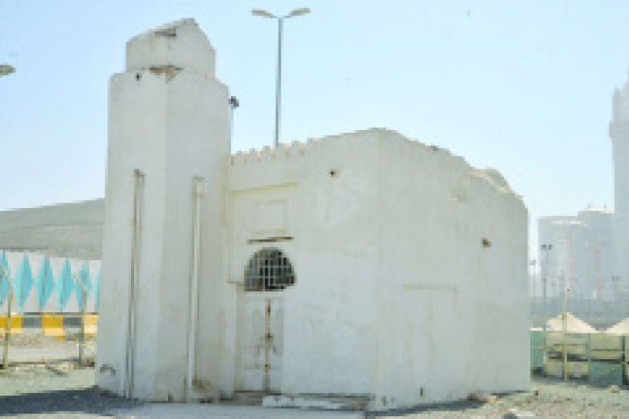 The enclosed Tuwa well, where the Prophet (peace be upon him) reportedly took a bath the night before the conquest of Makkah in 631 AD.