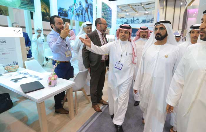 Dubai ruler visits Saudi pavilion