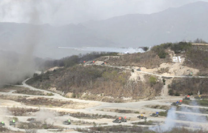 US and South Korea’s armored vehicles move during South Korea-U.S. joint military live-fire drills at Seungjin Fire Training Field in Pocheon, South Korea, near the border with North Korea, in this April 26, 2017 file photo. — AP