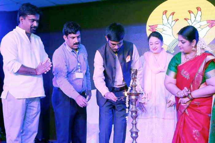 Indian Consul General Noor Mohammad Rahman Sheikh and his wife Nasneen Rahman Sheikh inaugurate the event with Shelna Vijay, Anil Narayana and Vijay looking on.