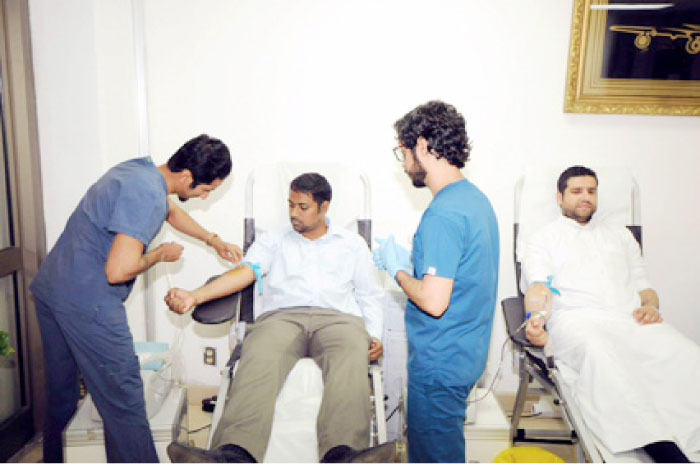 Saudia staff donate blood