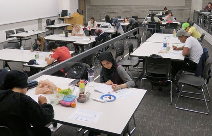 UW professors hold after-sunset finals for Muslims fasting during Ramadan