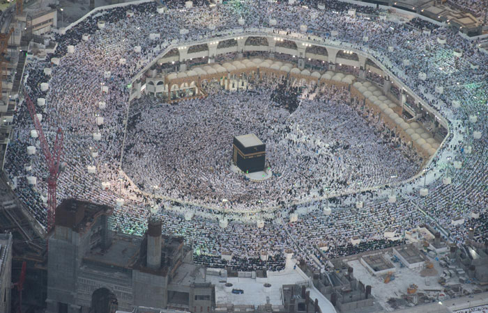 The jam-packed Grand Mosque on Wednesday night. — SPA