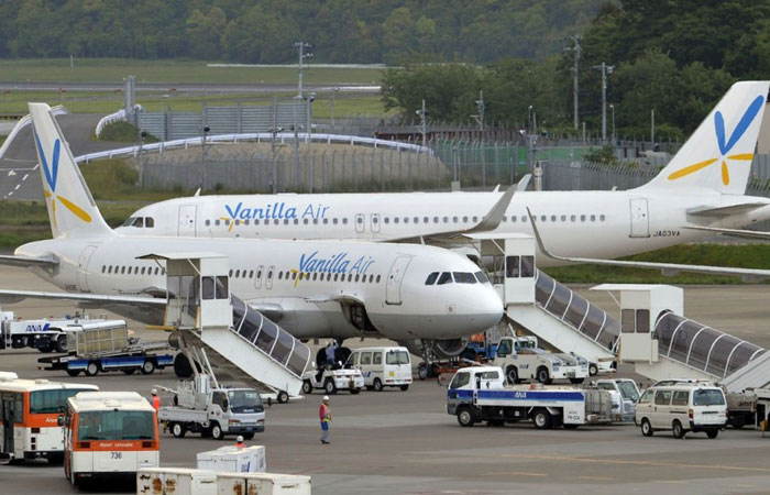 Japan carrier forces wheelchair-bound man to crawl onto plane