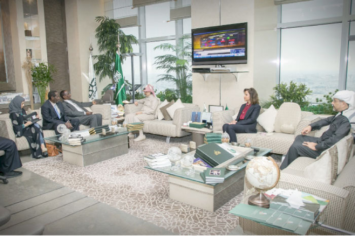 Prince Alwaleed receives Kenyan ambassador